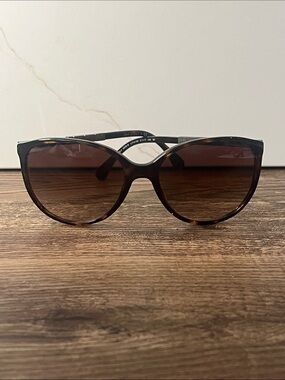Authentic CHANEL Brown Tortoiseshell Sunglasses 5306-B